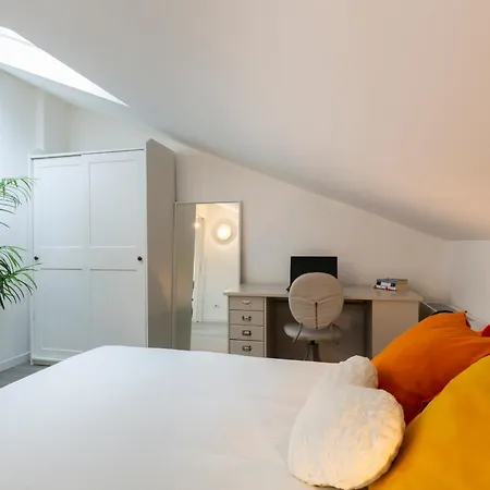 Apartment Bright Attic M4 - 2 Bedrooms Milan