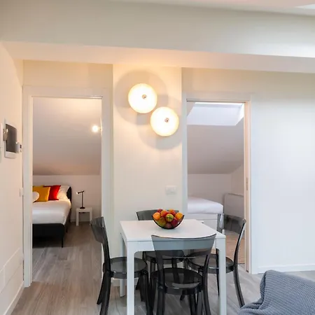 Bright Attic M4 - 2 Bedrooms Milan