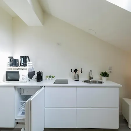 Bright Attic M4 - 2 Bedrooms Apartment