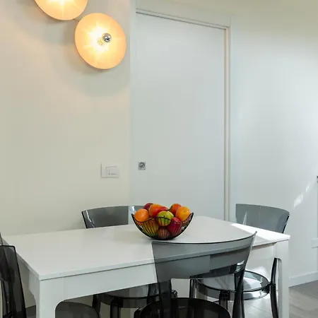 Bright Attic M4 - 2 Bedrooms Milan