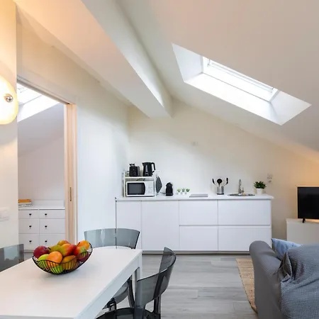 Bright Attic M4 - 2 Bedrooms Milan