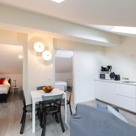 Bright Attic M4 - 2 Bedrooms Apartment Milan