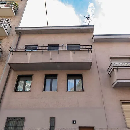 Bright Attic M4 - 2 Bedrooms 公寓 *