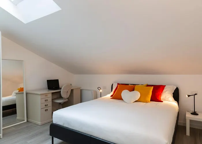 شقة Bright Attic M4 - 2 Bedrooms *